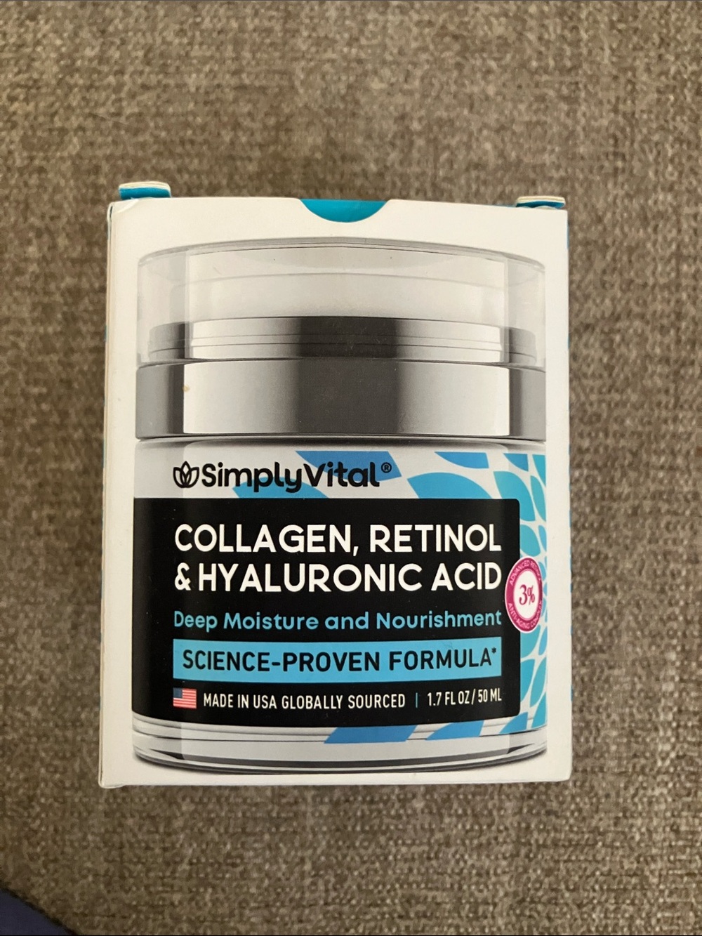 Collagen, Retinol & Hyaluronic Acid Moisturizer — White and Blue